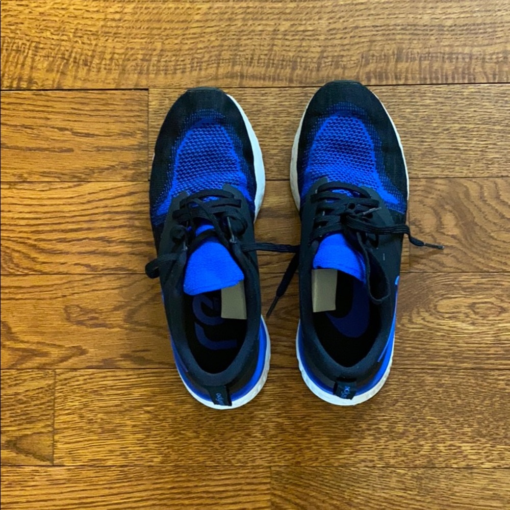Nike React Odyssey men’s sneakers